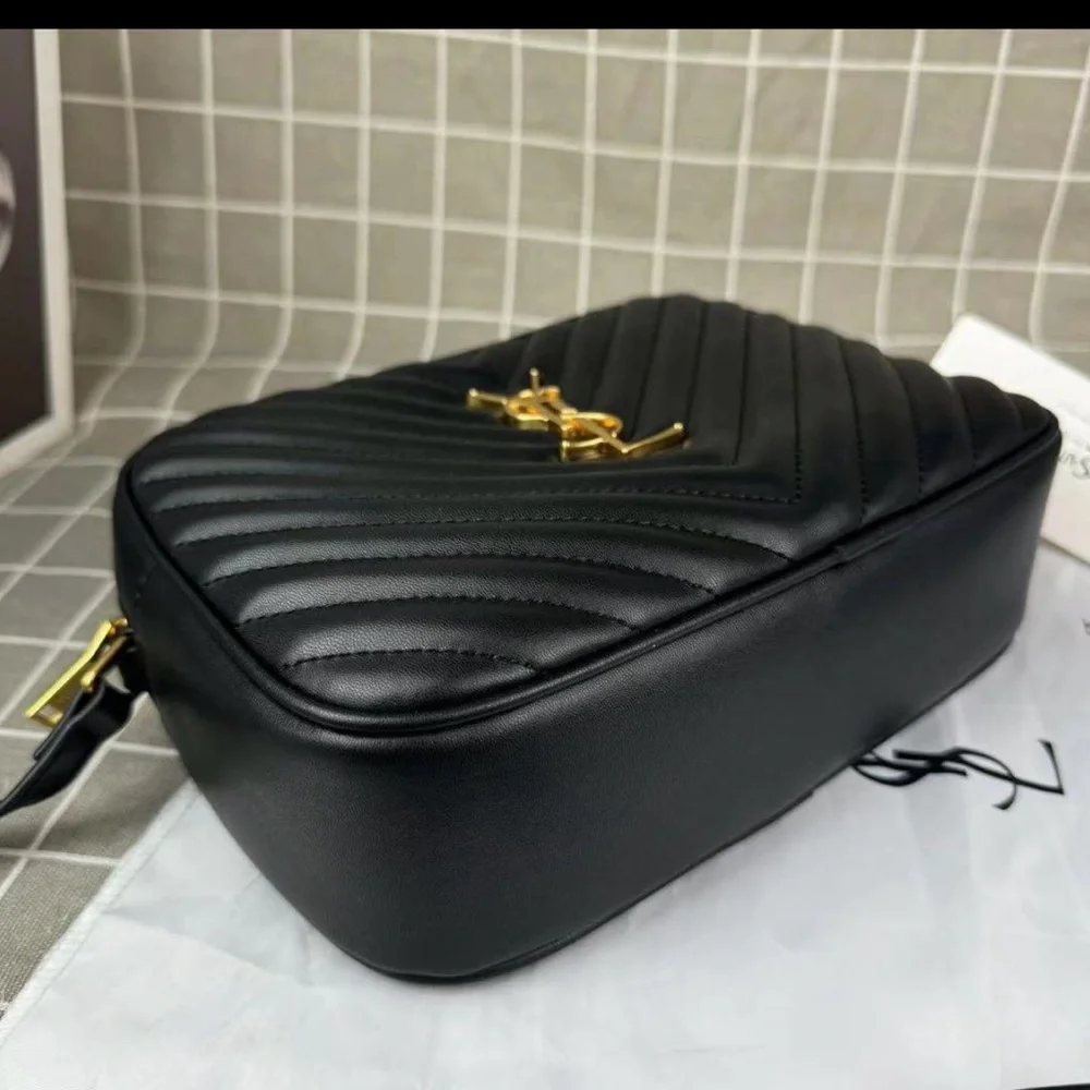 ‼️SOLD‼️ Lou Camera Bag Shoulder Bag - Picture 5 of 7